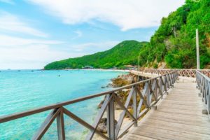 Wooden-Bridge-with-beautiful-tropical-beach-at-Koh-Larn-in-Pattaya-Thailand